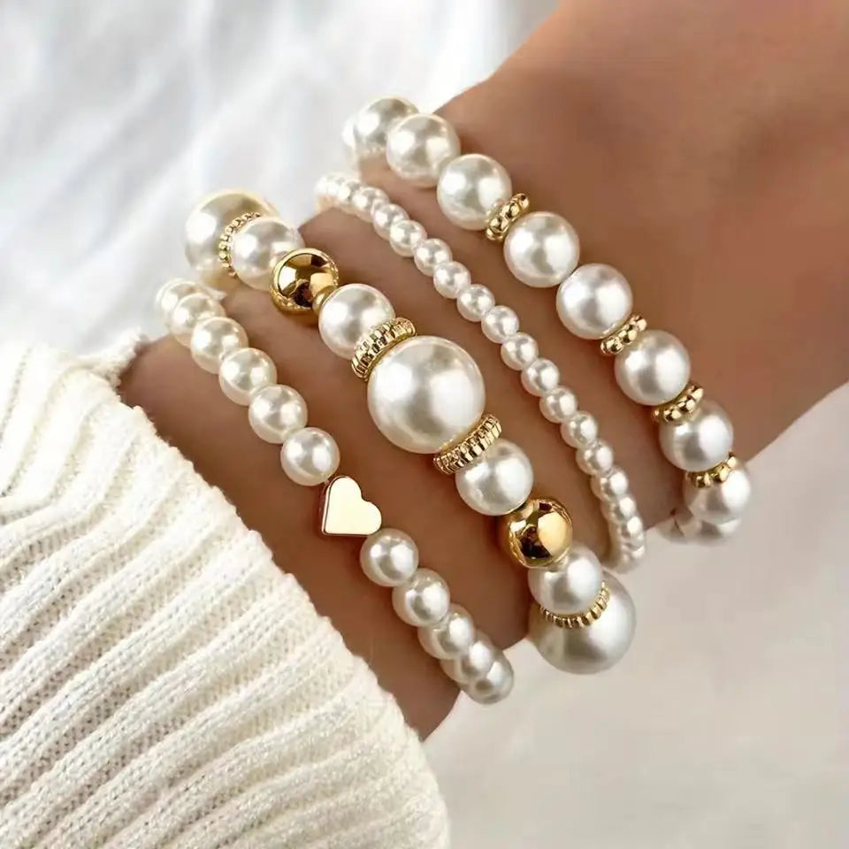 Beautiful and Versatile Pearl Love Women's Bracelet Set of 4 Ins, High Grade, Elegant and Fashionable Jewelry