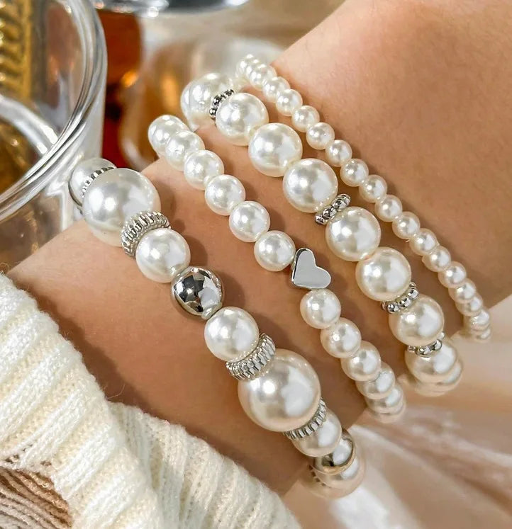 Beautiful and Versatile Pearl Love Women's Bracelet Set of 4 Ins, High Grade, Elegant and Fashionable Jewelry